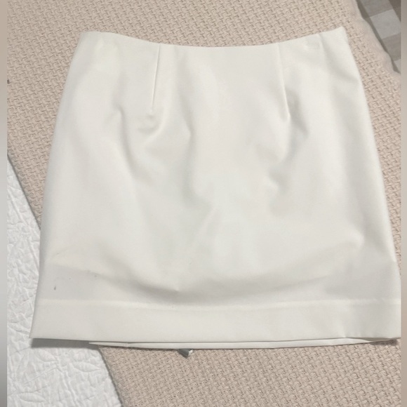 Rebecca Minkoff, mini skort, white, stretchy material, size 0 - Picture 3 of 4